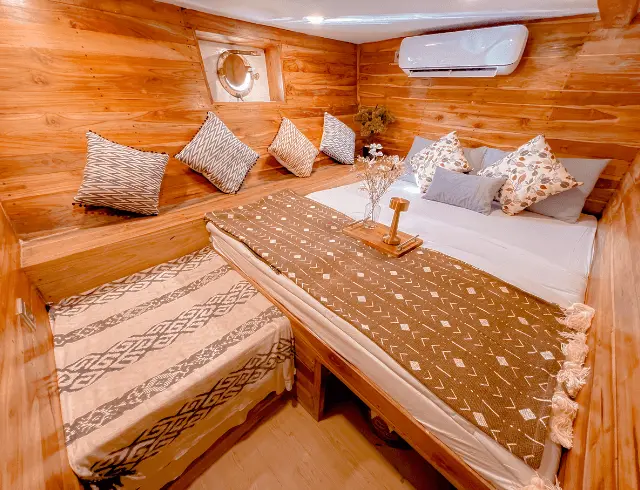 Komodo Tour, Komodo Island tour, Komodo Boat Tour, Komodo island boat tour, Komodo Island Trip, Tour to Komodo