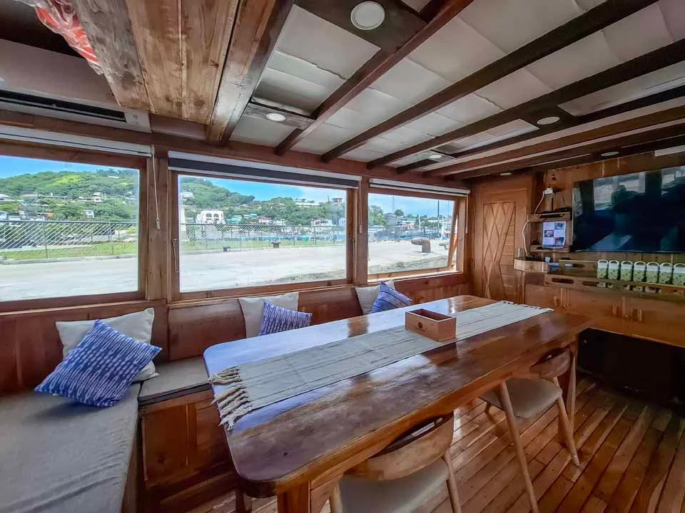 Komodo Tour, Komodo Island tour, Komodo Boat Tour, Komodo island boat tour, Komodo Island Trip, Tour to Komodo