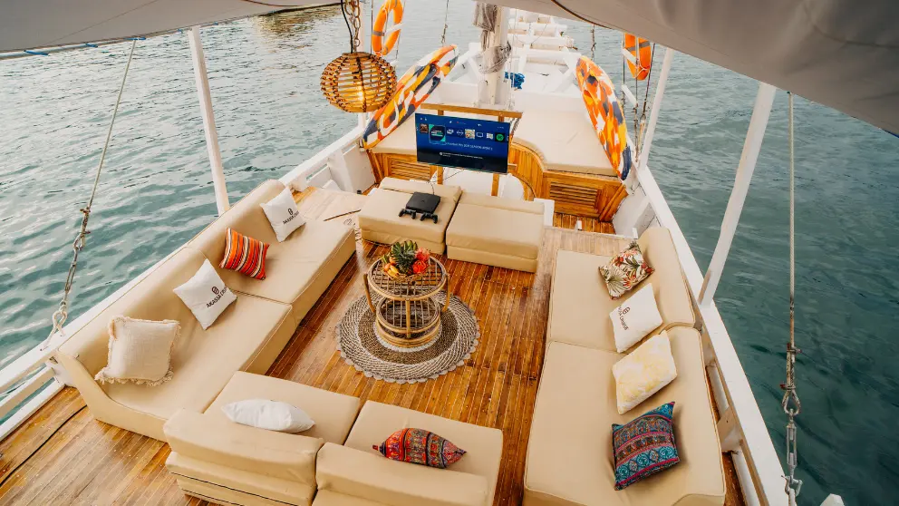 Komodo Tour, Komodo Island tour, Komodo Boat Tour, Komodo island boat tour, Komodo Island Trip, Tour to Komodo