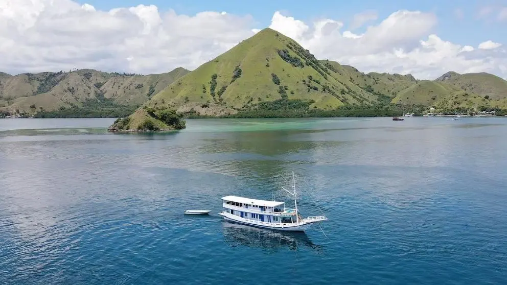 Komodo Tour, Komodo Island tour, Komodo Boat Tour, Komodo island boat tour, Komodo Island Trip, Tour to Komodo