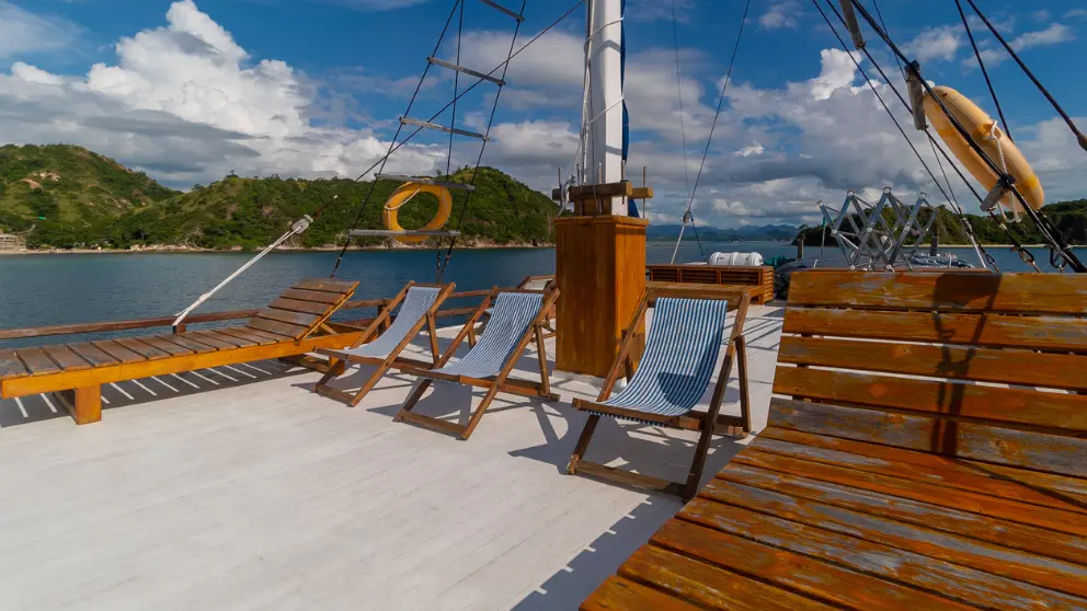 Komodo Tour, Komodo Island tour, Komodo Boat Tour, Komodo island boat tour, Komodo Island Trip, Tour to Komodo