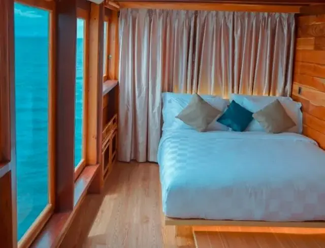 Komodo Tour, Komodo Island tour, Komodo Boat Tour, Komodo island boat tour, Komodo Island Trip, Tour to Komodo