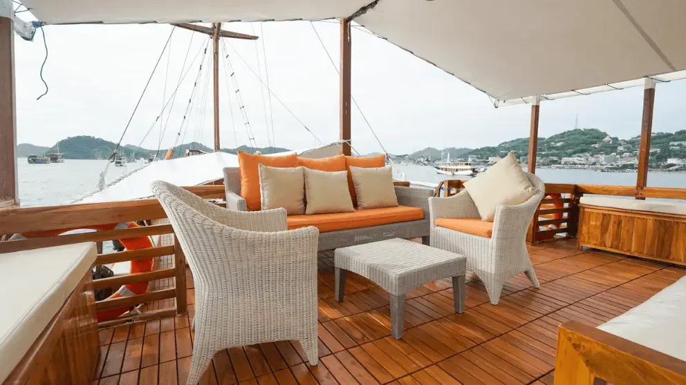 Komodo Tour, Komodo Island tour, Komodo Boat Tour, Komodo island boat tour, Komodo Island Trip, Tour to Komodo