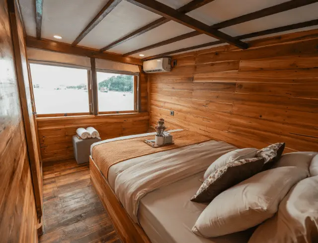 Komodo Tour, Komodo Island tour, Komodo Boat Tour, Komodo island boat tour, Komodo Island Trip, Tour to Komodo