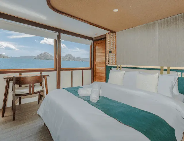 Komodo Tour, Komodo Island tour, Komodo Boat Tour, Komodo island boat tour, Komodo Island Trip, Tour to Komodo