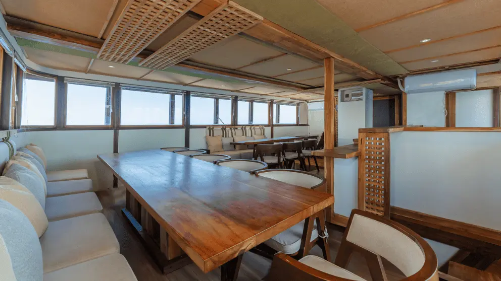 Komodo Tour, Komodo Island tour, Komodo Boat Tour, Komodo island boat tour, Komodo Island Trip, Tour to Komodo