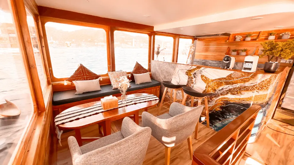 Komodo Tour, Komodo Island tour, Komodo Boat Tour, Komodo island boat tour, Komodo Island Trip, Tour to Komodo