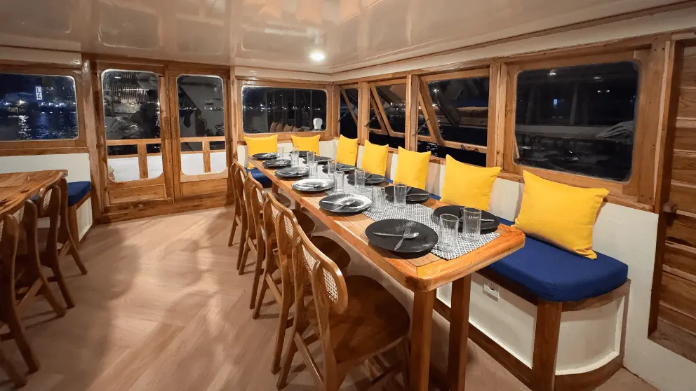 Komodo Tour, Komodo Island tour, Komodo Boat Tour, Komodo island boat tour, Komodo Island Trip, Tour to Komodo