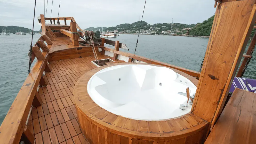 Komodo Tour, Komodo Island tour, Komodo Boat Tour, Komodo island boat tour, Komodo Island Trip, Tour to Komodo