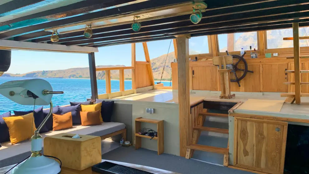 Komodo Tour, Komodo Island tour, Komodo Boat Tour, Komodo island boat tour, Komodo Island Trip, Tour to Komodo