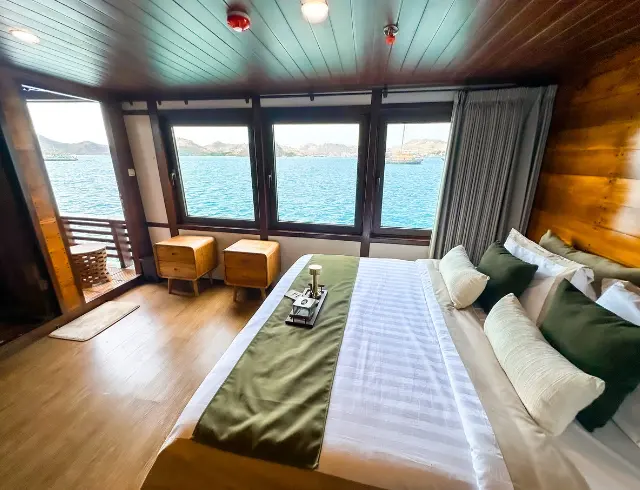 Komodo Tour, Komodo Island tour, Komodo Boat Tour, Komodo island boat tour, Komodo Island Trip, Tour to Komodo