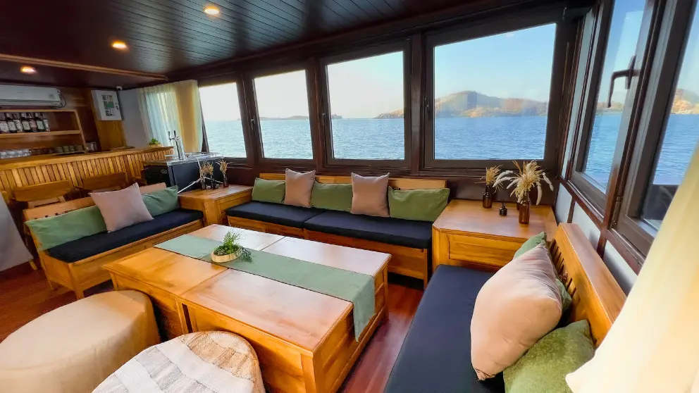 Komodo Tour, Komodo Island tour, Komodo Boat Tour, Komodo island boat tour, Komodo Island Trip, Tour to Komodo