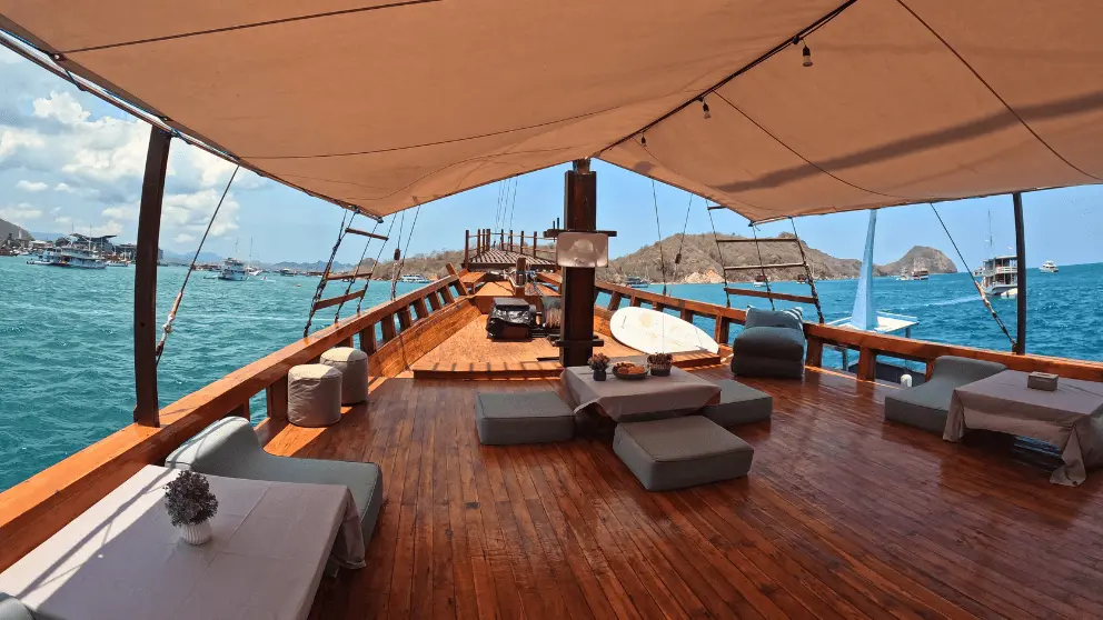 Komodo Tour, Komodo Island tour, Komodo Boat Tour, Komodo island boat tour, Komodo Island Trip, Tour to Komodo