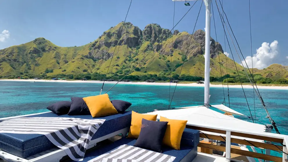 Komodo Tour, Komodo Island tour, Komodo Boat Tour, Komodo island boat tour, Komodo Island Trip, Tour to Komodo