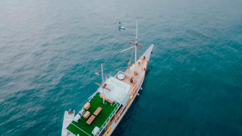 Komodo Tour, Komodo Island tour, Komodo Boat Tour, Komodo island boat tour, Komodo Island Trip, Tour to Komodo