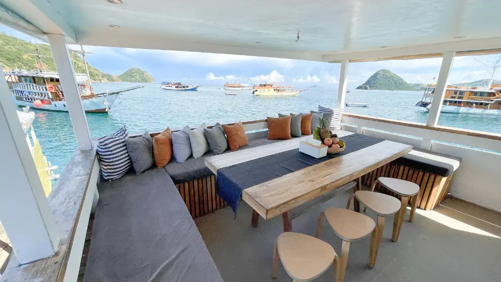 Komodo Tour, Komodo Island tour, Komodo Boat Tour, Komodo island boat tour, Komodo Island Trip, Tour to Komodo