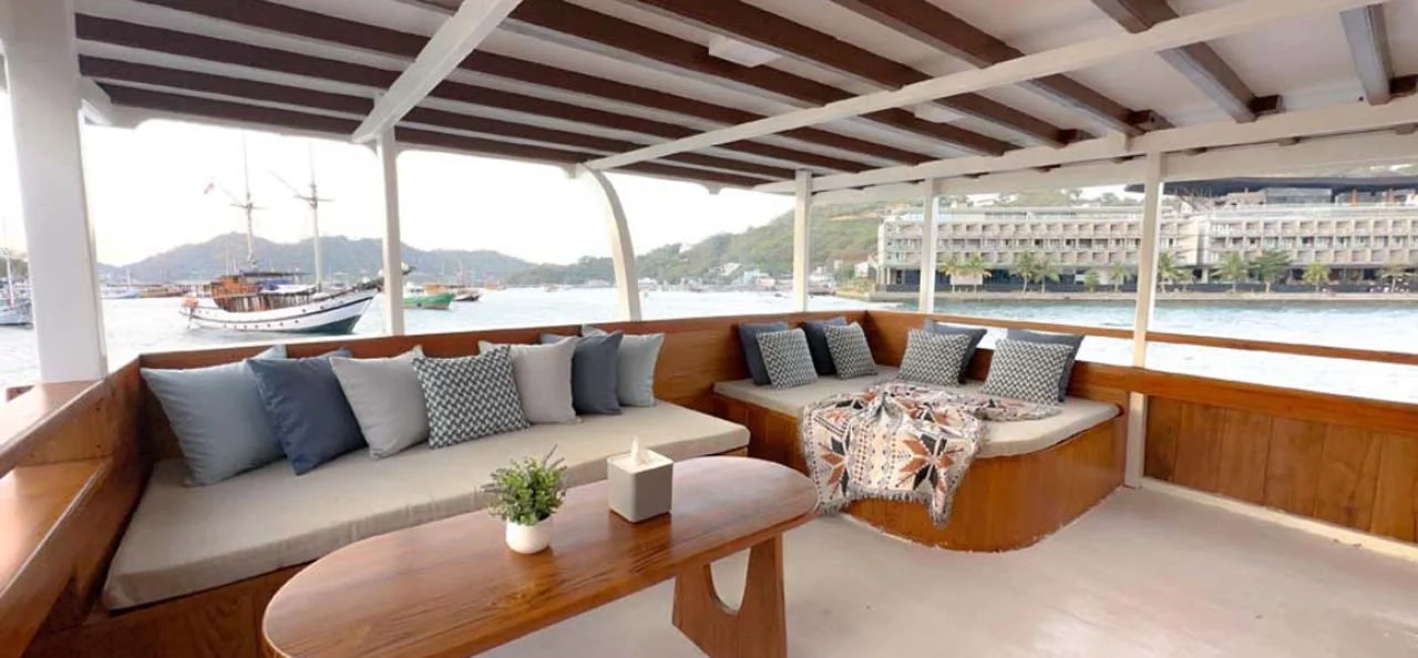 Komodo Tour, Komodo Island tour, Komodo Boat Tour, Komodo island boat tour, Komodo Island Trip, Tour to Komodo