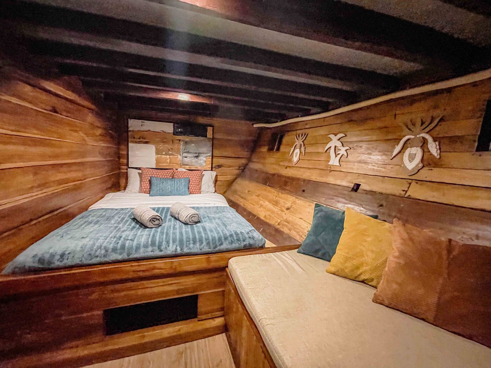 Komodo Tour, Komodo Island tour, Komodo Boat Tour, Komodo island boat tour, Komodo Island Trip, Tour to Komodo