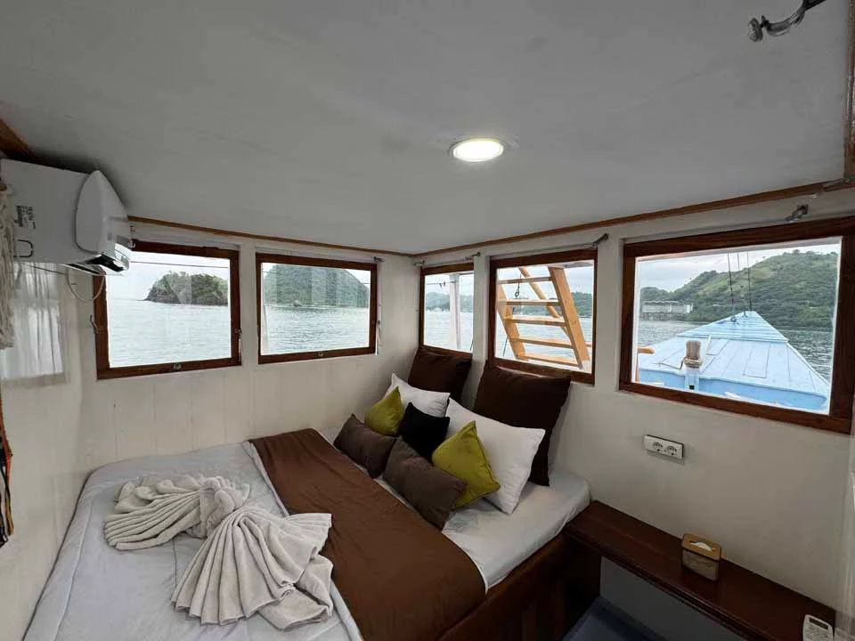 Komodo Tour, Komodo Island tour, Komodo Boat Tour, Komodo island boat tour, Komodo Island Trip, Tour to Komodo