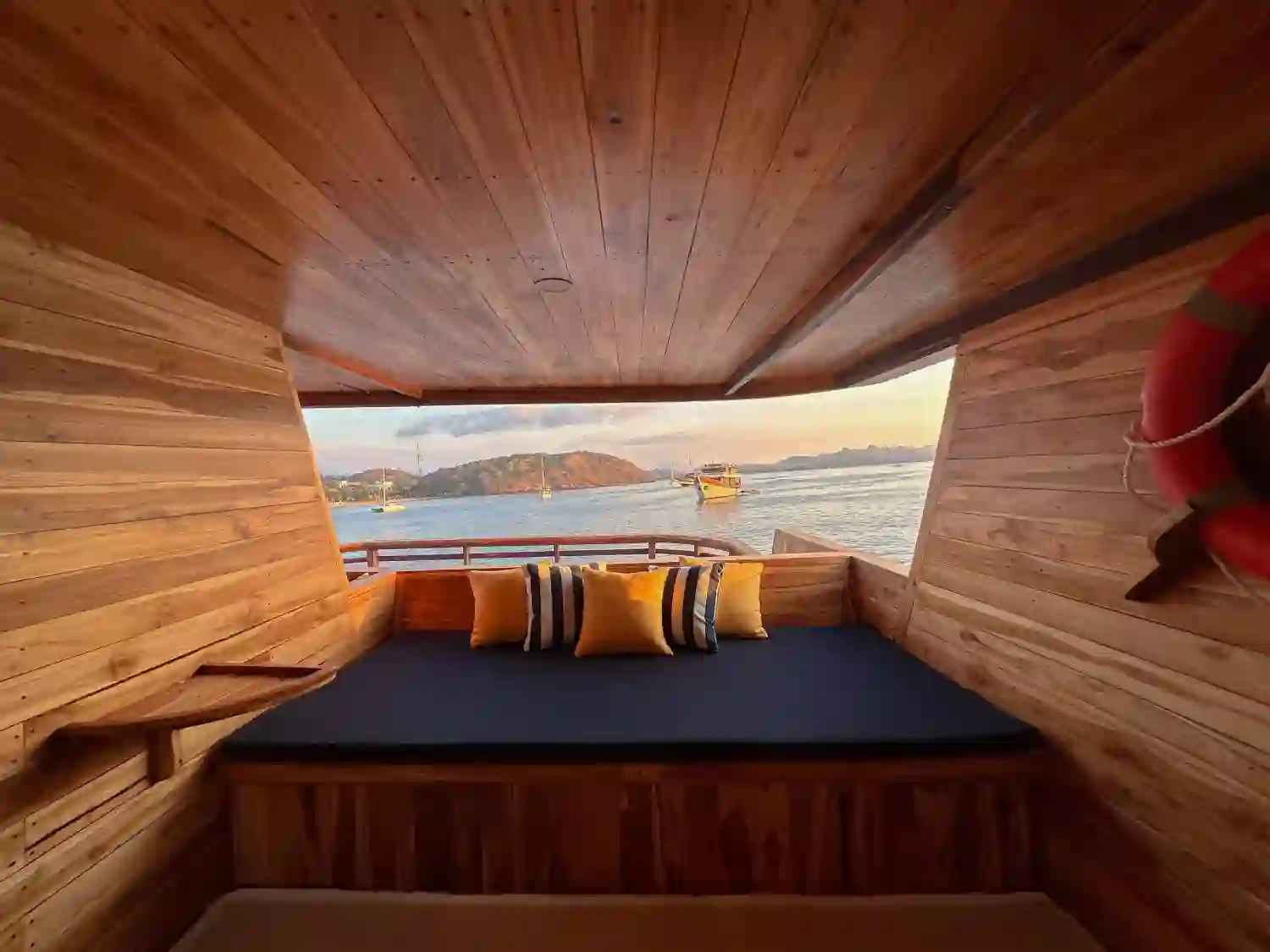 Komodo Tour, Komodo Island tour, Komodo Boat Tour, Komodo island boat tour, Komodo Island Trip, Tour to Komodo