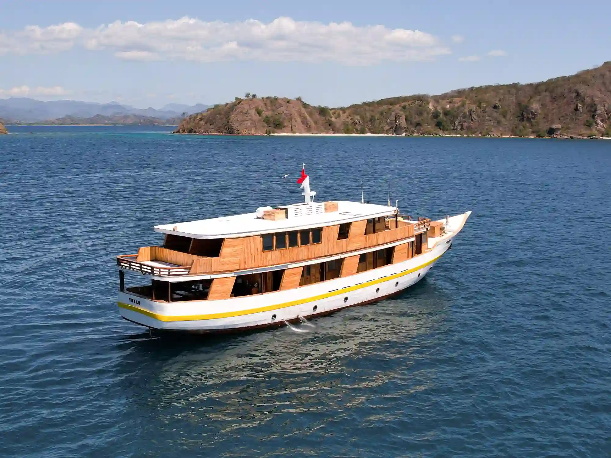 Komodo Tour, Komodo Island tour, Komodo Boat Tour, Komodo island boat tour, Komodo Island Trip, Tour to Komodo