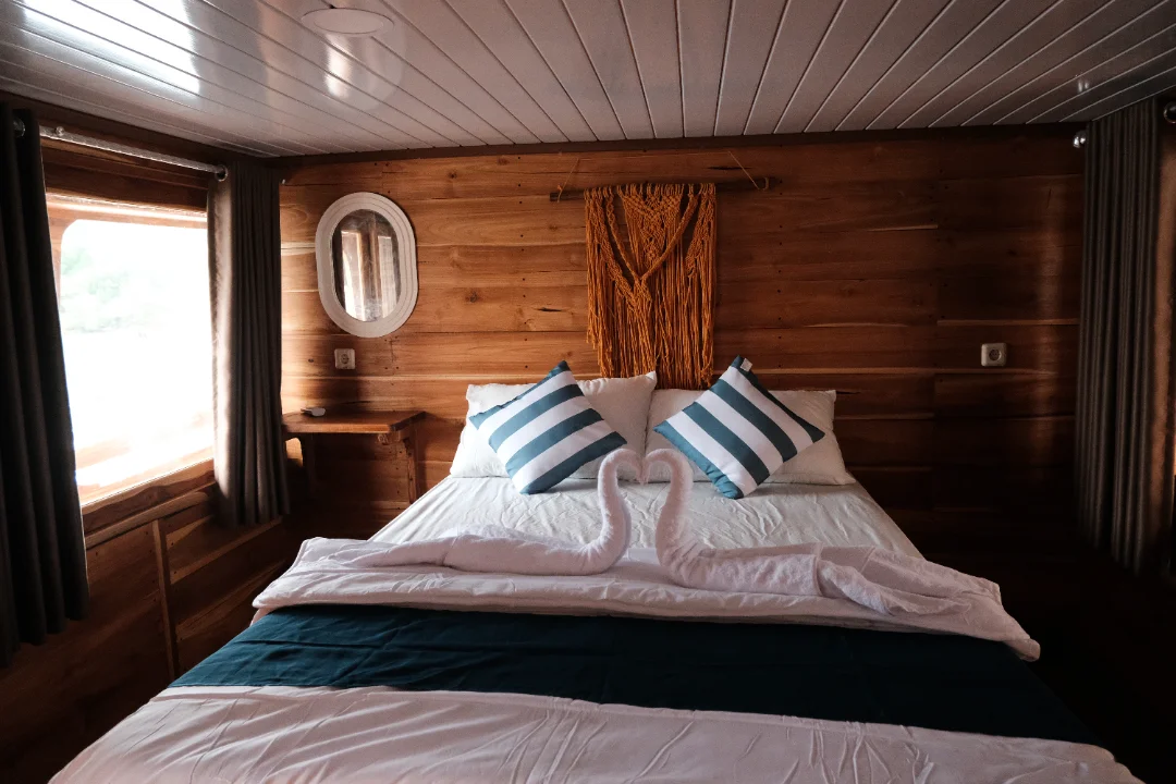 Arora deluxe Cabin